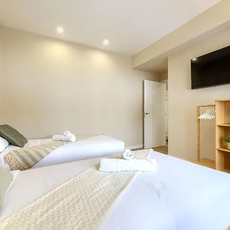 Familiar A Estrenar En Parking Gratis Y Wifi Gratis