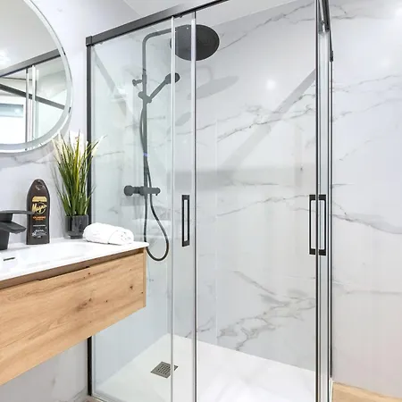 Familiar A Estrenar En Parking Gratis Y Wifi Gratis