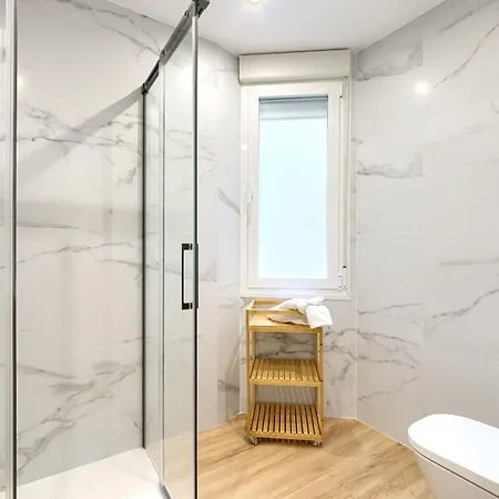 Familiar A Estrenar En Parking Gratis Y Wifi Gratis باراكالدو