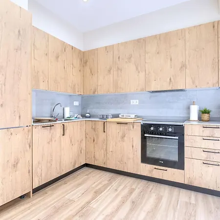 Familiar A Estrenar En Parking Gratis Y Wifi Gratis باراكالدو